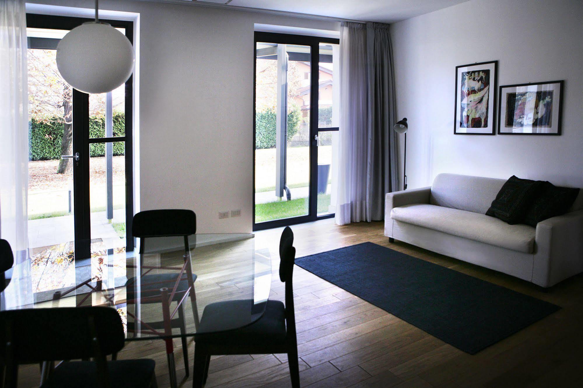 Mxp Rooms Guest House Cardano Al Campo Dış mekan fotoğraf