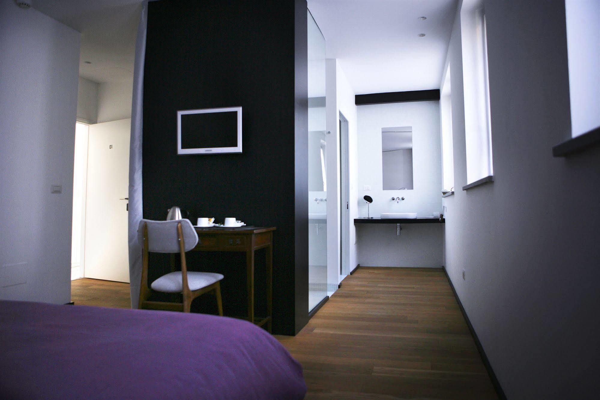 Mxp Rooms Guest House Cardano Al Campo Dış mekan fotoğraf