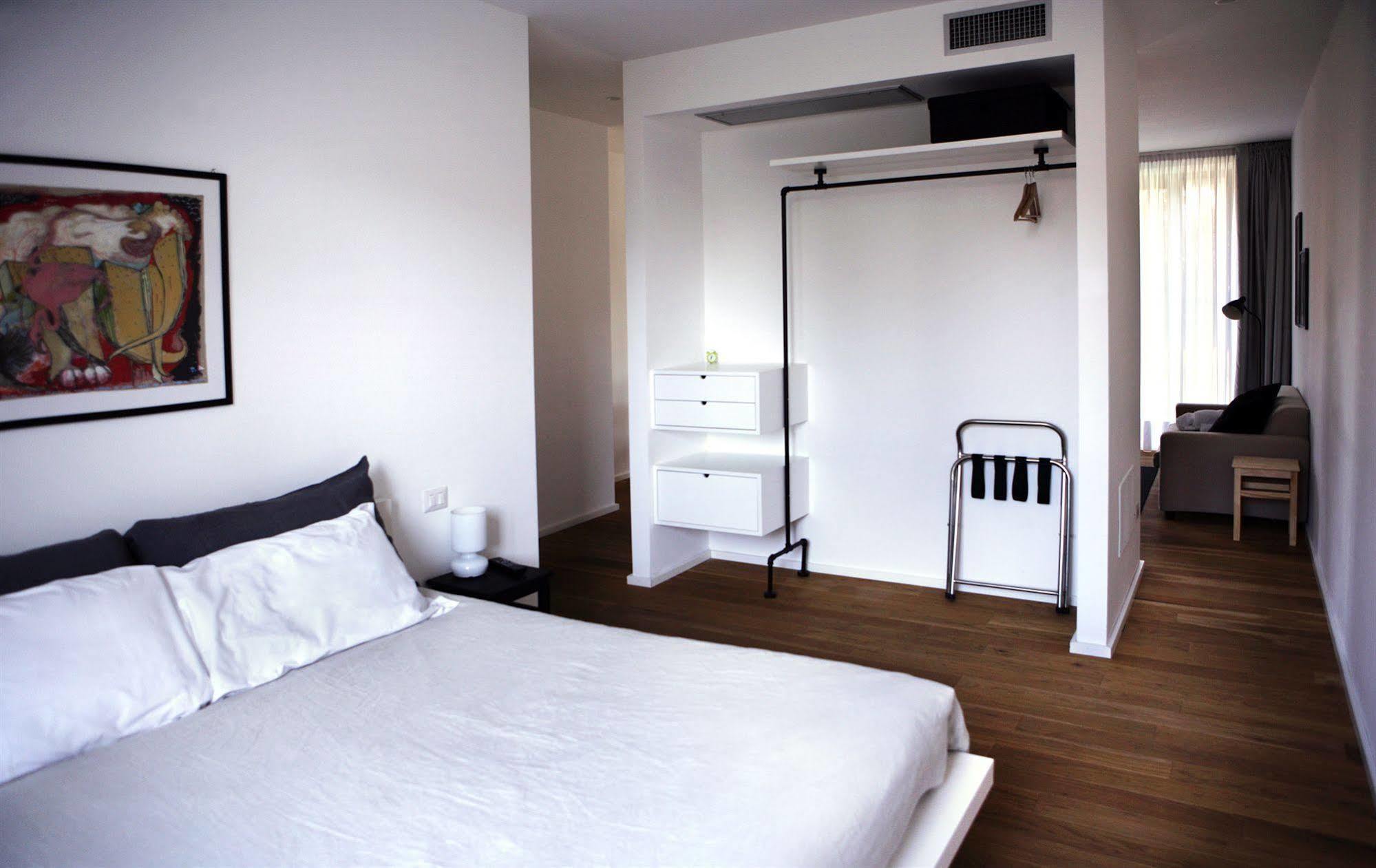 Mxp Rooms Guest House Cardano Al Campo Dış mekan fotoğraf
